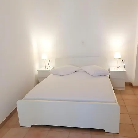 Semesterbostad Kefalonia, Family Friendly House & Parking Lixouri